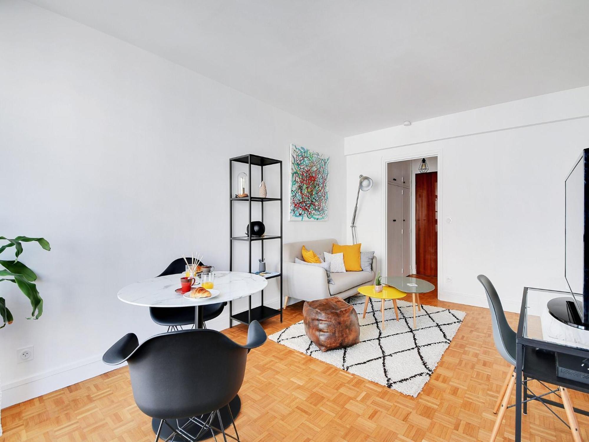 2p Champs De Mars - La Motte Picquet Appartement
